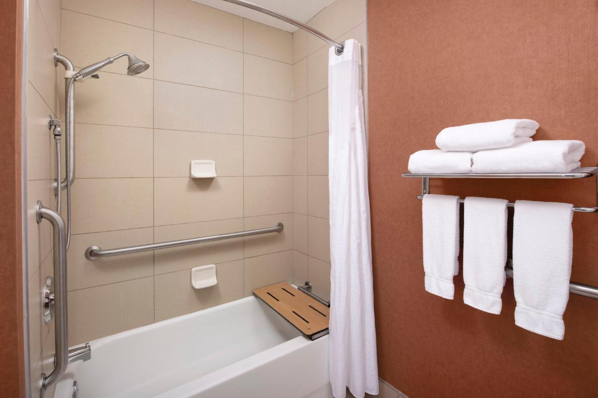 Holiday Inn Express & Suites By Ihg Chambersburg By Ihg Dış mekan fotoğraf