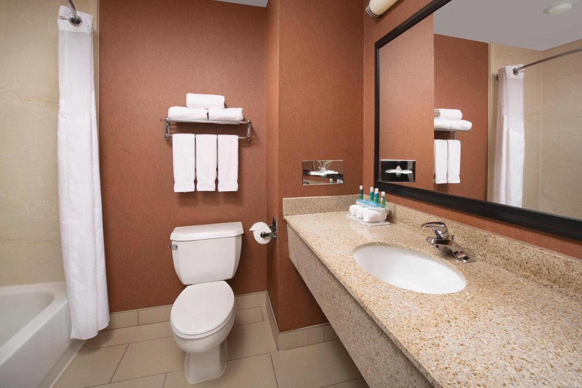 Holiday Inn Express & Suites By Ihg Chambersburg By Ihg Dış mekan fotoğraf