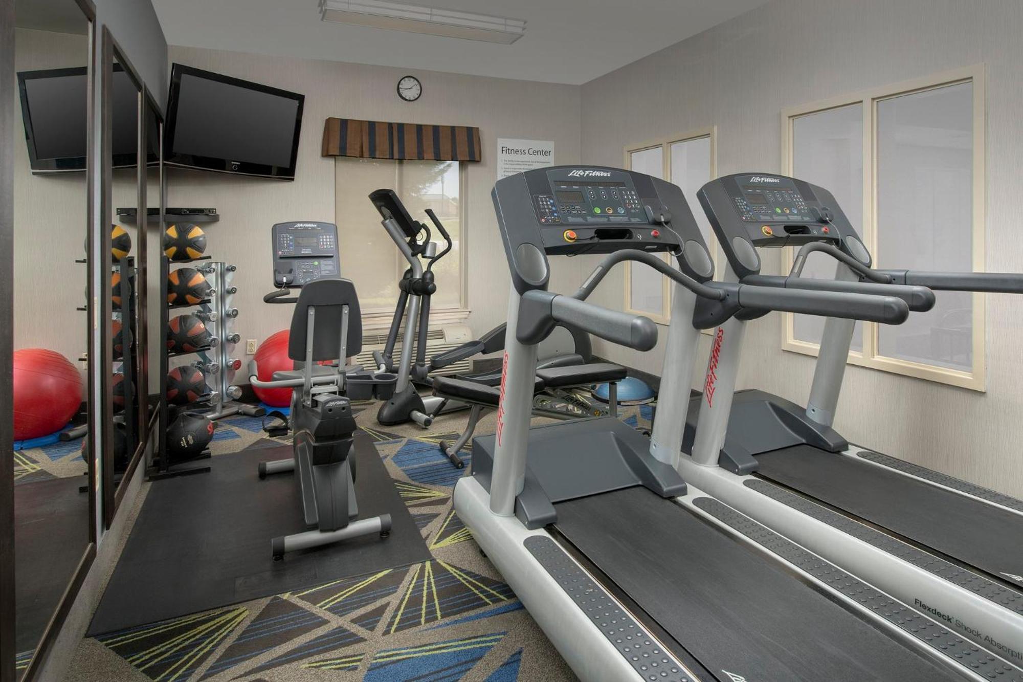 Holiday Inn Express & Suites By Ihg Chambersburg By Ihg Dış mekan fotoğraf
